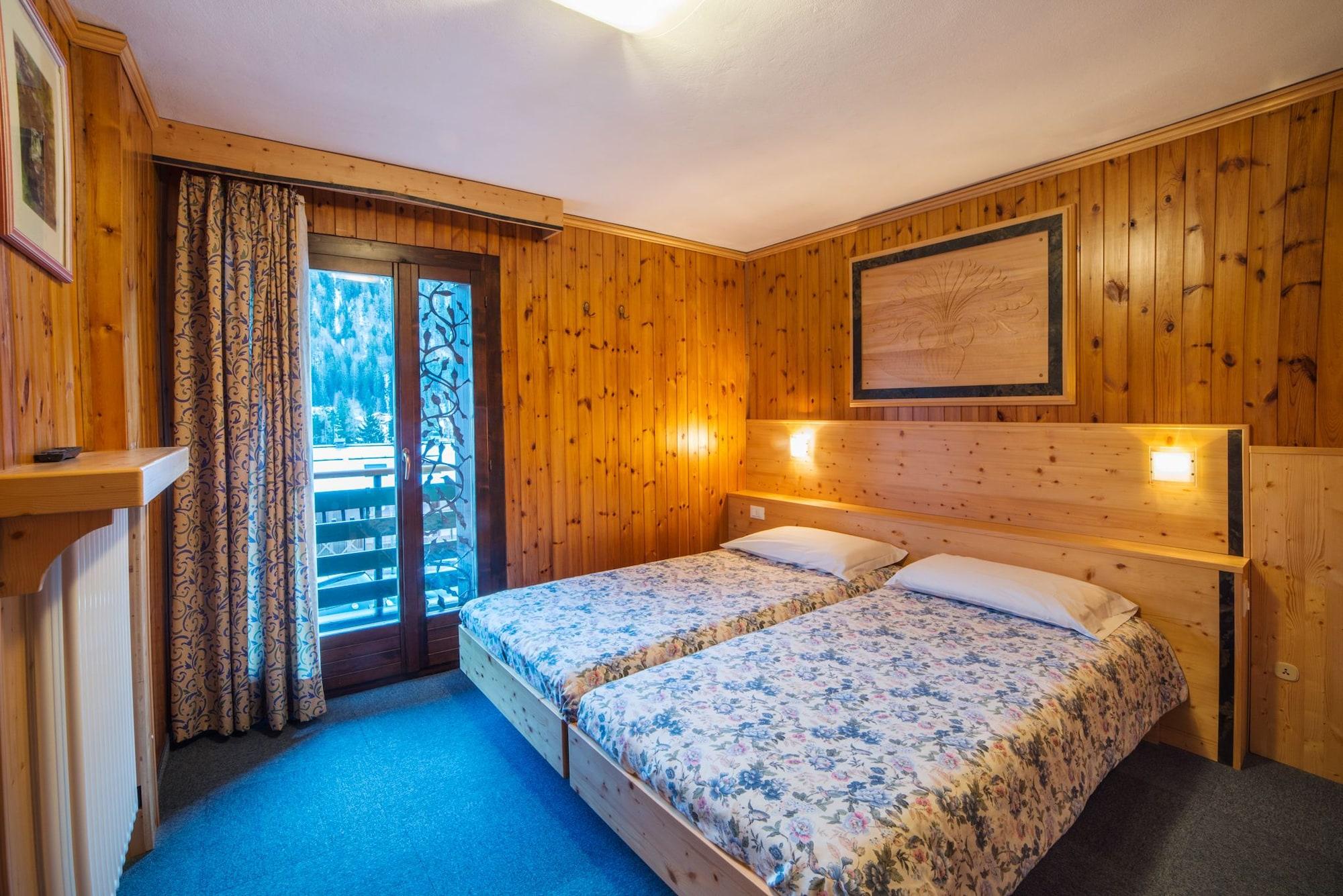 Hotel Cime D'Oro มาดอนนาดีกัมปิโญ ภายนอก รูปภาพ