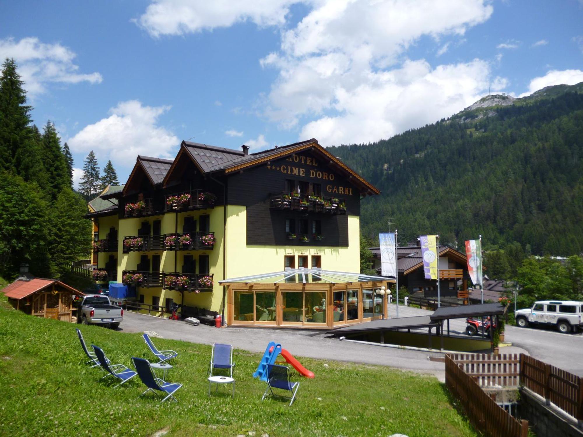 Hotel Cime D'Oro มาดอนนาดีกัมปิโญ ภายนอก รูปภาพ